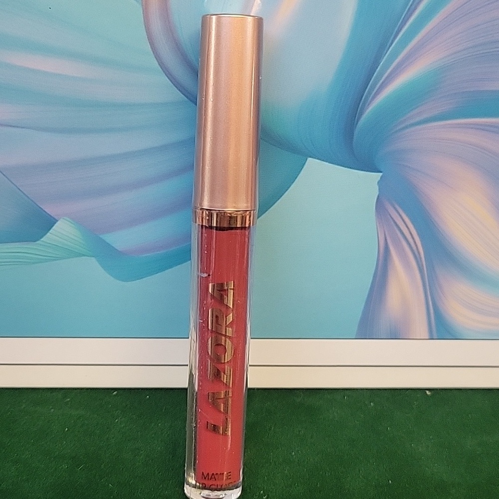 Lazora Matte Lip Gloss New Sealed - 04 Pinkish Red
